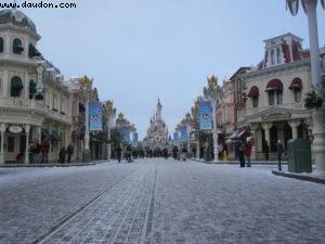 Disneyland Paris sous la neige