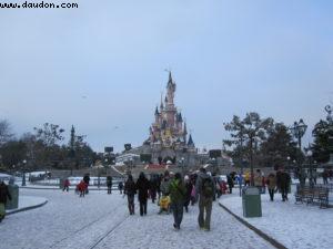Disneyland Paris sous la neige