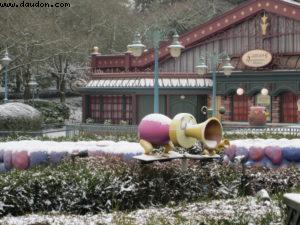 Disneyland Paris sous la neige