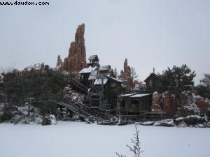 Disneyland Paris sous la neige