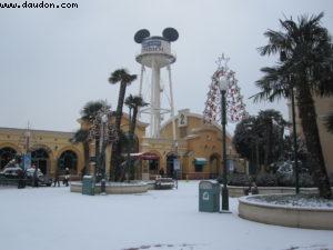 Disneyland Paris sous la neige