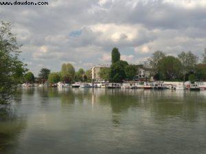 La Marne - Paris Est Marne & Bois (T10)