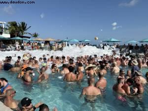 Foam Party - Atlantis Club Med - Cancun, Mexico